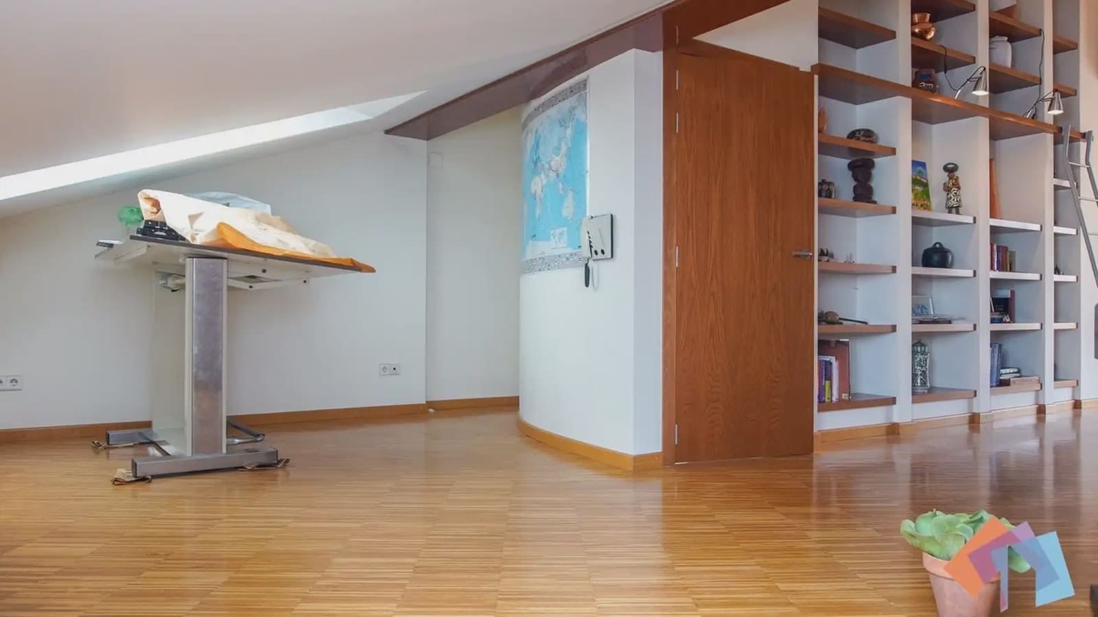 Local Comercial de 4 habitaciones en Gandia en venta - 975.000 € (Ref: 9744009)