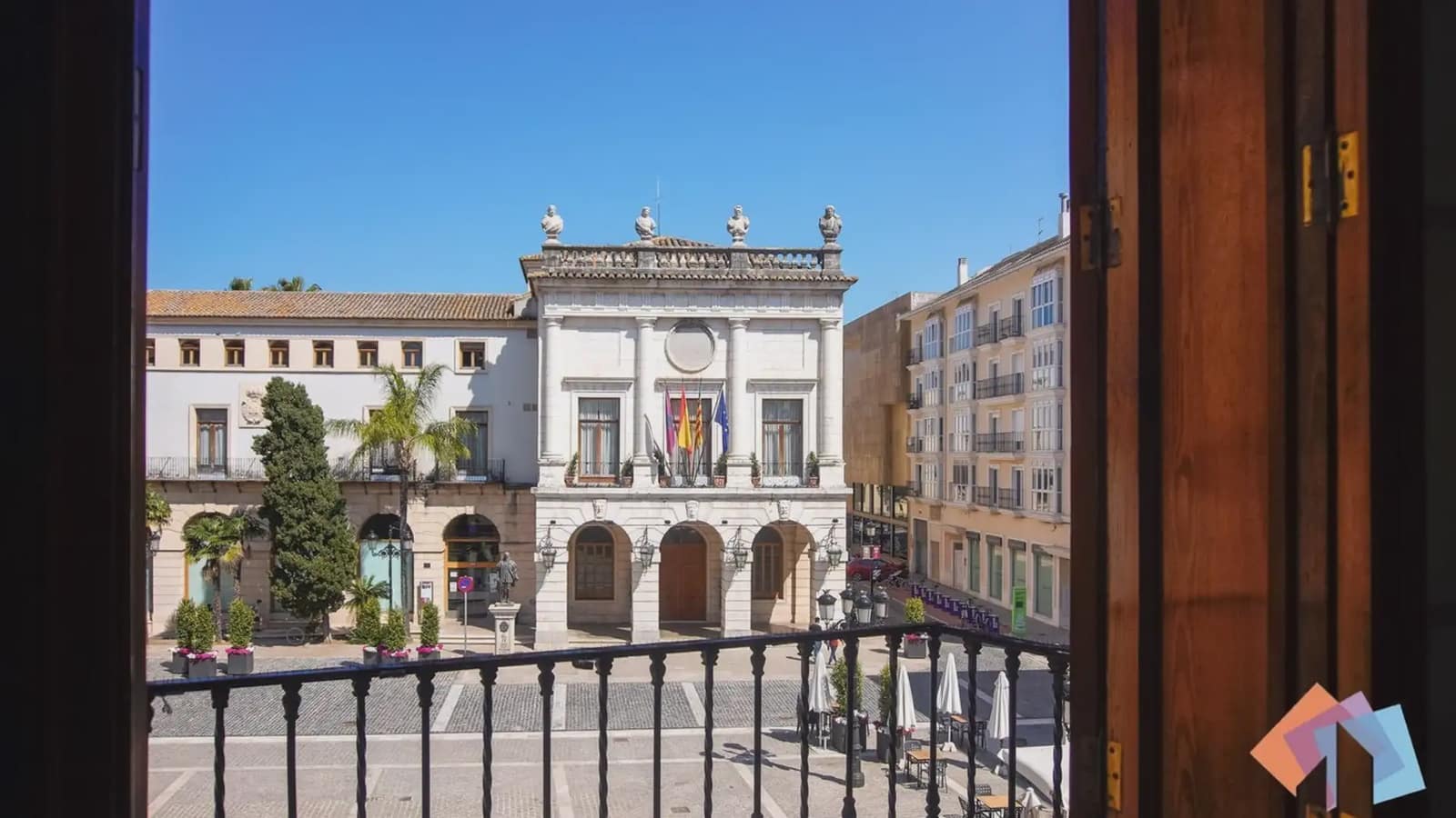 Local Comercial de 4 habitaciones en Gandia en venta - 975.000 € (Ref: 9744009)