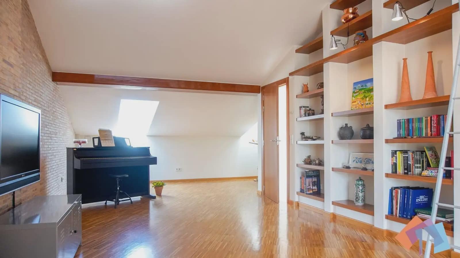 Local Comercial de 4 habitaciones en Gandia en venta - 975.000 € (Ref: 9744009)