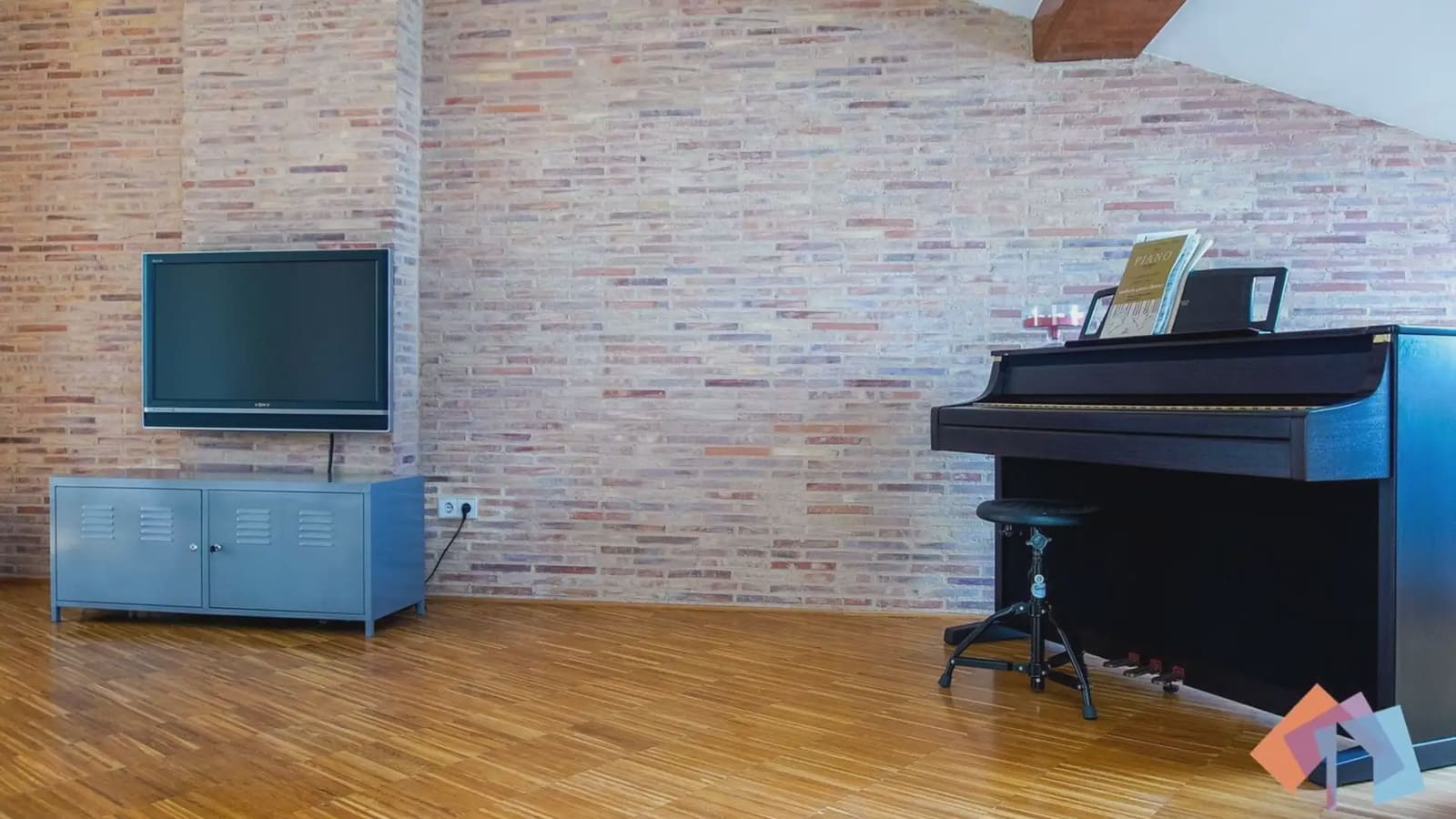 Local Comercial de 4 habitaciones en Gandia en venta - 975.000 € (Ref: 9744009)