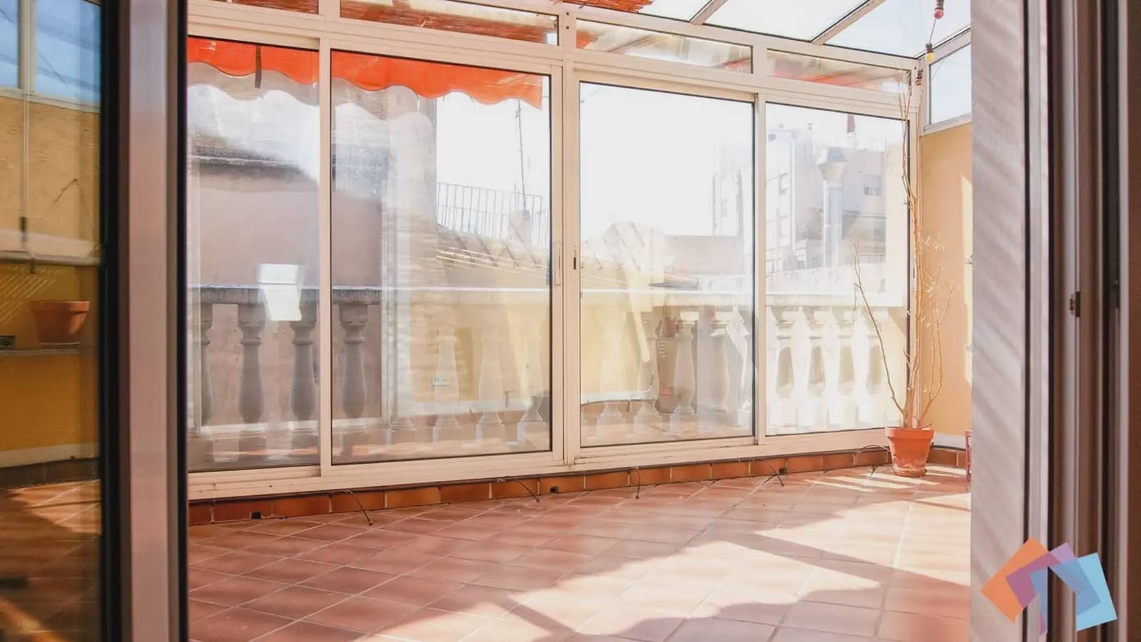 Local Comercial de 4 habitaciones en Gandia en venta - 975.000 € (Ref: 9744009)