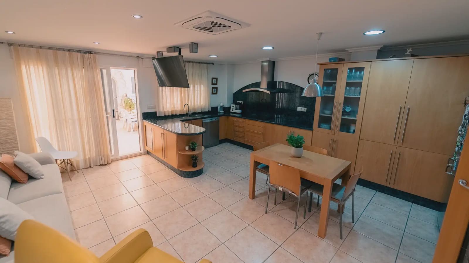 3 makuuhuone Omakotitalo myytävänä paikassa Gandia - 399 000 € (Ref: 9797634)