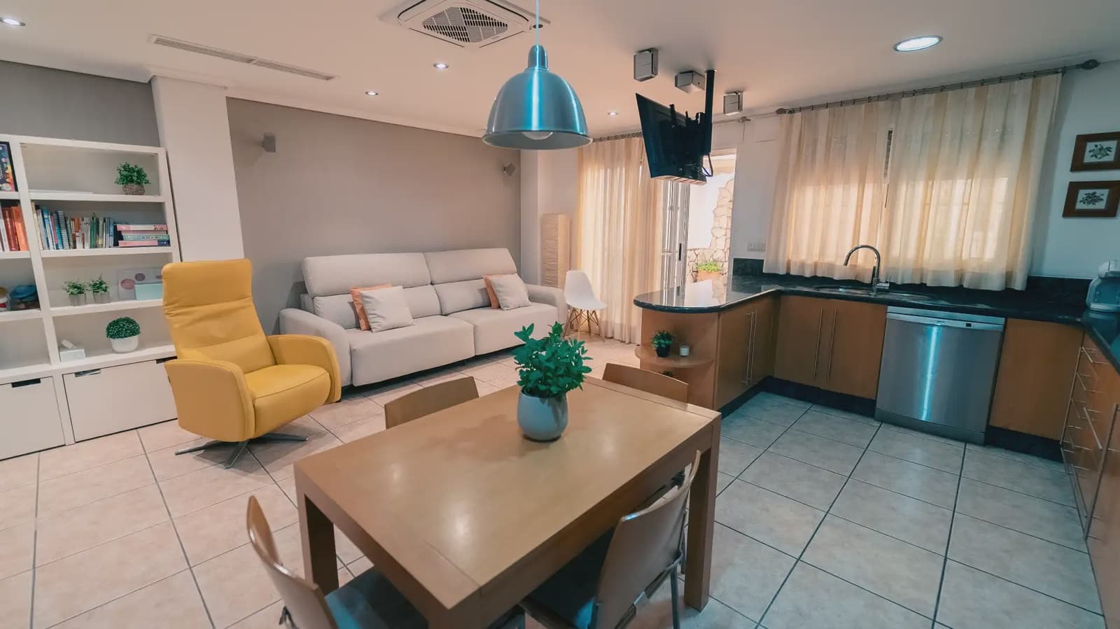 3 makuuhuone Omakotitalo myytävänä paikassa Gandia - 399 000 € (Ref: 9797634)