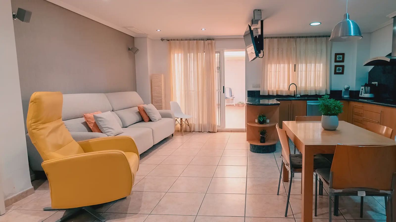 3 makuuhuone Omakotitalo myytävänä paikassa Gandia - 399 000 € (Ref: 9797634)