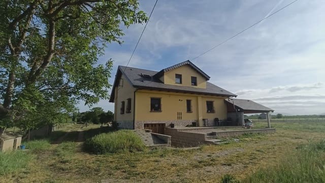 6 soveværelse Villa til salg i Carracedelo - € 285.000 (Ref: 9805873)