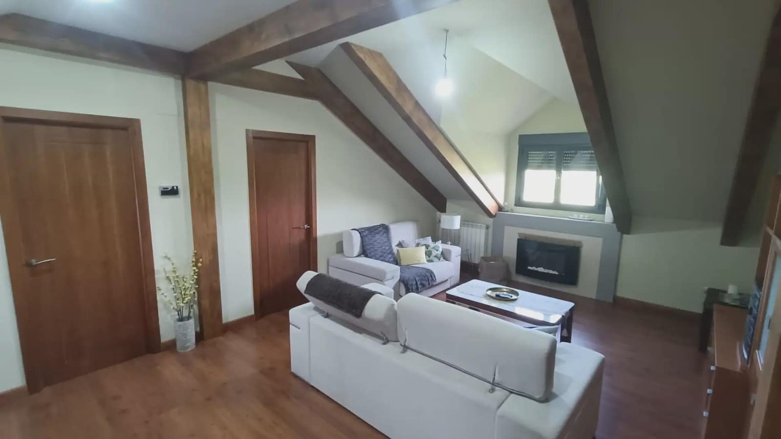6 bedroom Villa for sale in Carracedelo - € 285,000 (Ref: 9805873)