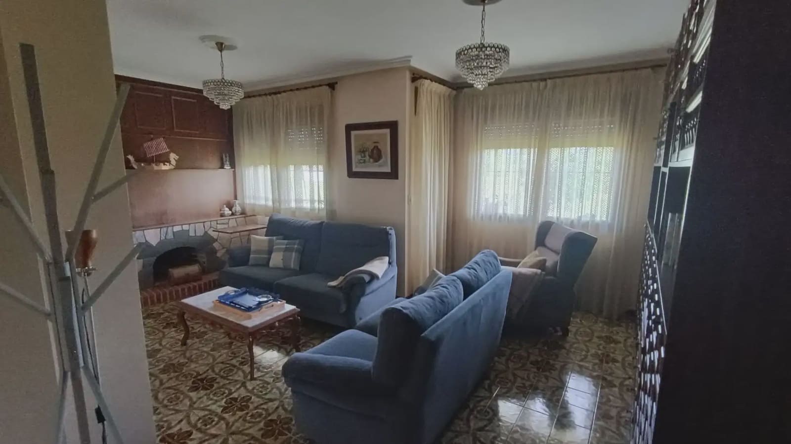 6 bedroom Villa for sale in Carracedelo - € 285,000 (Ref: 9805873)