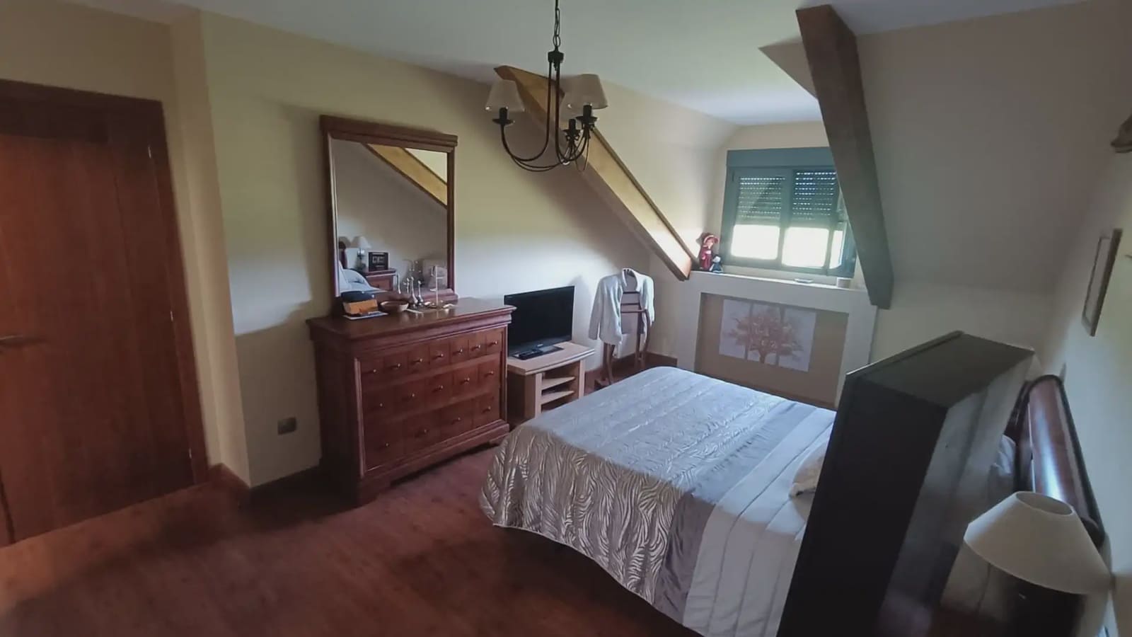 6 bedroom Villa for sale in Carracedelo - € 285,000 (Ref: 9805873)