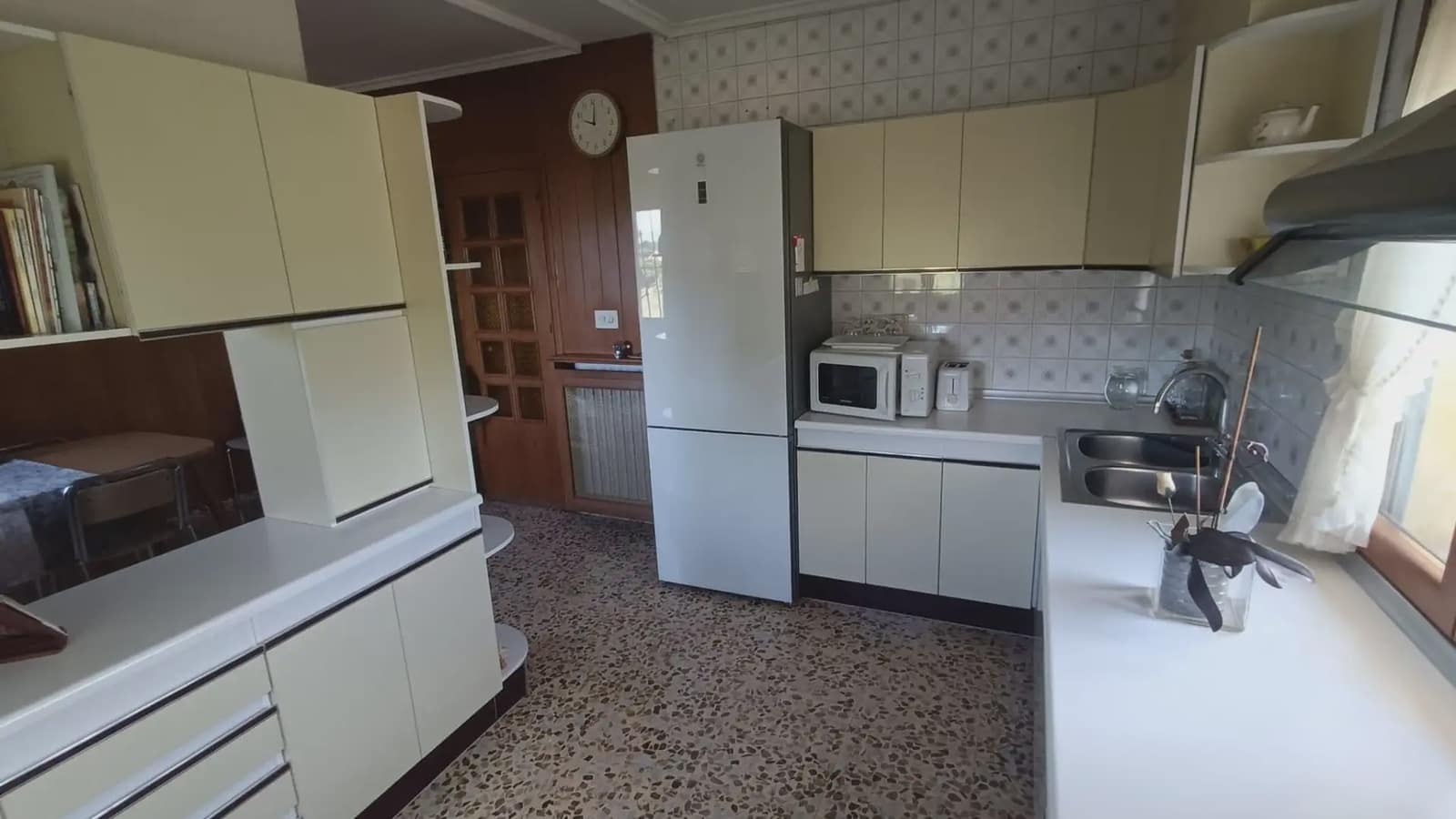 6 bedroom Villa for sale in Carracedelo - € 285,000 (Ref: 9805873)