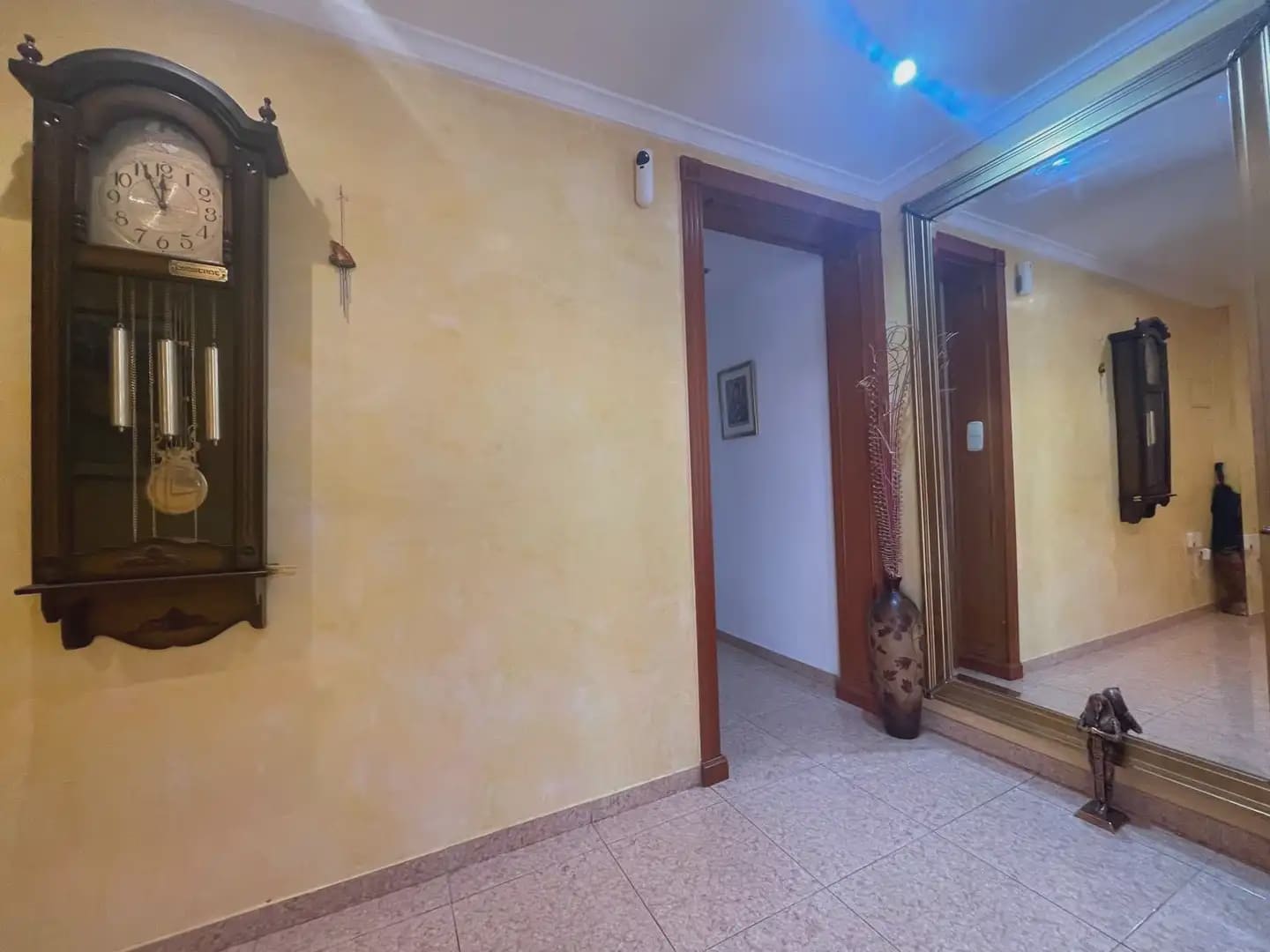 3 bedroom Flat for sale in Oliva - € 125,000 (Ref: 9832357)