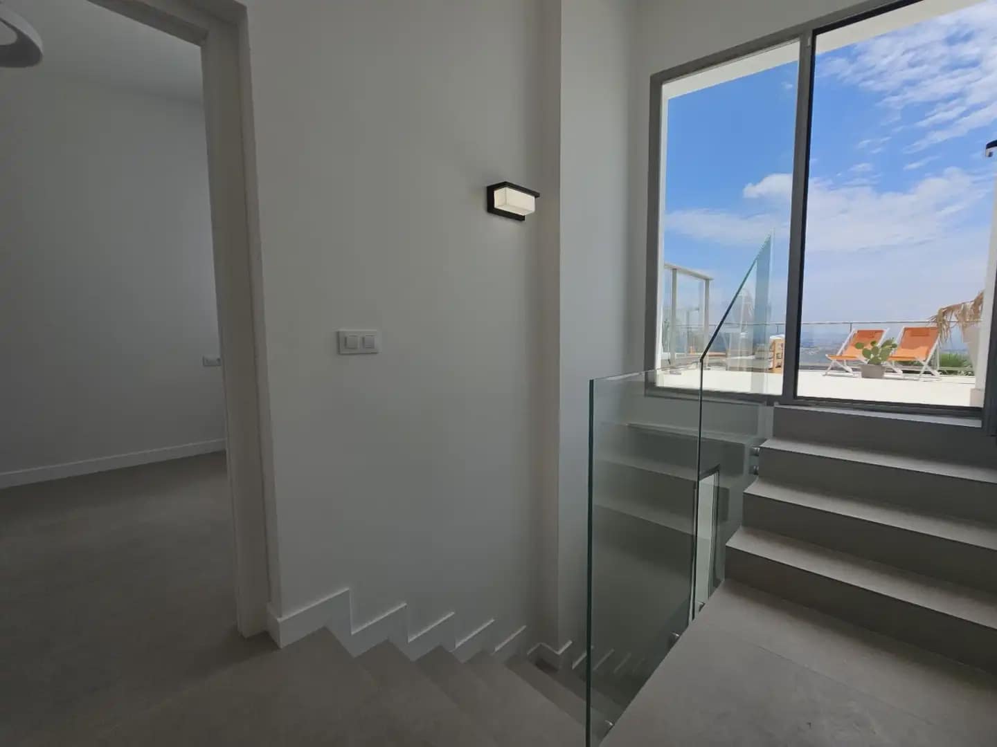3 makuuhuone Omakotitalo myytävänä paikassa Calpe / Calp mukana uima-altaan 
autotalli - 495 000 € (Ref: 9893287)