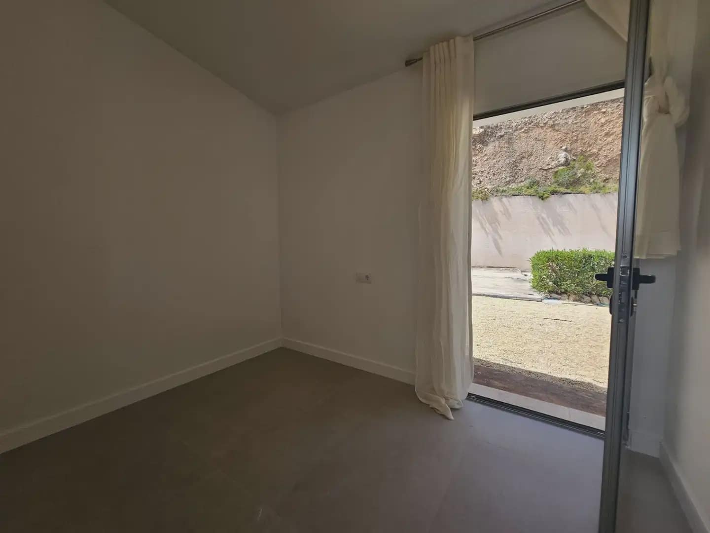 3 makuuhuone Omakotitalo myytävänä paikassa Calpe / Calp mukana uima-altaan 
autotalli - 495 000 € (Ref: 9893287)