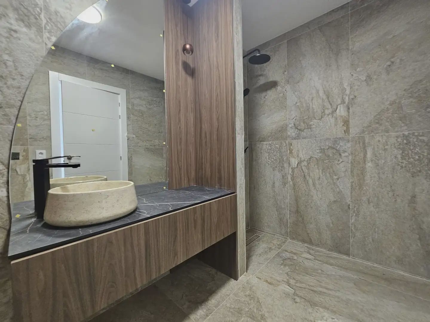 3 makuuhuone Omakotitalo myytävänä paikassa Calpe / Calp mukana uima-altaan 
autotalli - 495 000 € (Ref: 9893287)