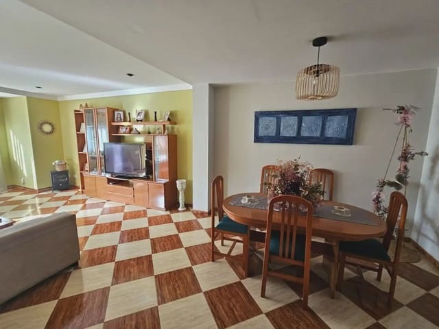 Piso de 4 habitaciones en Xeresa en venta - 185.000 € (Ref: 9896900)