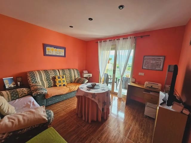Piso de 4 habitaciones en Xeresa en venta - 185.000 € (Ref: 9896900)