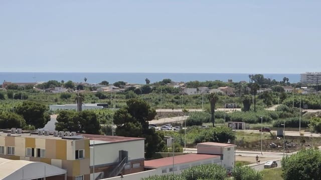 Piso de 3 habitaciones en Gandia en venta con piscina - 319.000 € (Ref: 9911578)