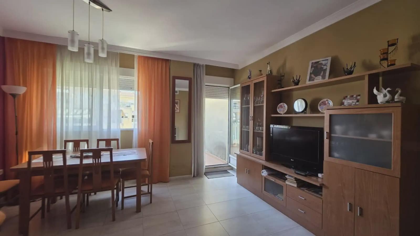 3 makuuhuone Asunto myytävänä paikassa Gandia mukana uima-altaan - 319 000 € (Ref: 9911578)