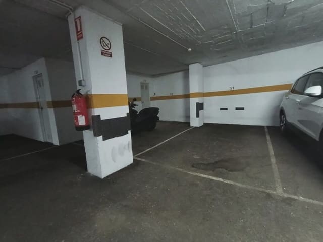 Autotalli myytävänä paikassa Gandia - 18 000 € (Ref: 9911778)