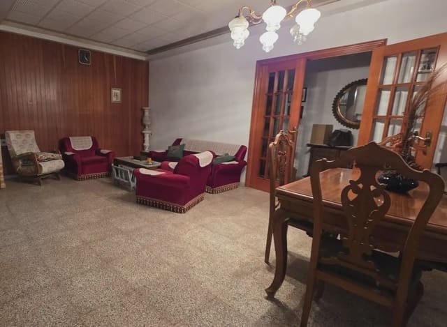 8 soveværelse Byhus til salg i Gandia - € 320.000 (Ref: 9915052)