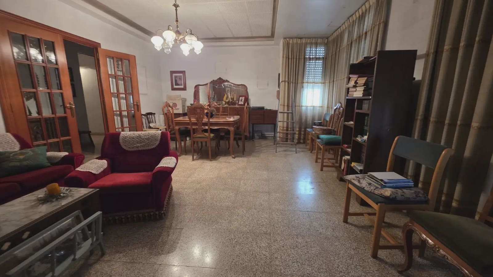 8 makuuhuone Omakotitalo myytävänä paikassa Gandia - 320 000 € (Ref: 9915052)