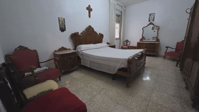 8 soveværelse Byhus til salg i Gandia - € 320.000 (Ref: 9915052)