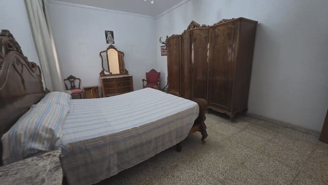 8 soveværelse Byhus til salg i Gandia - € 320.000 (Ref: 9915052)