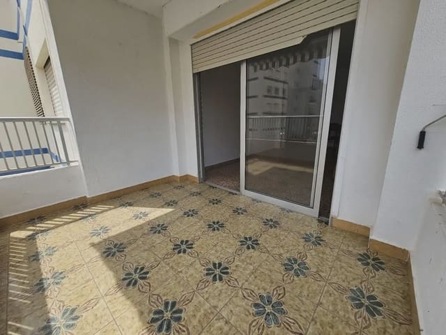 Piso de 3 habitaciones en Gandia en venta - 234.900 € (Ref: 9953292)