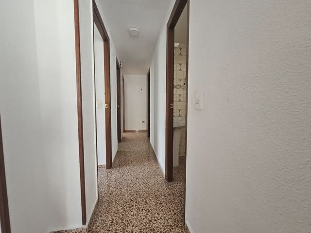 Piso de 3 habitaciones en Gandia en venta - 234.900 € (Ref: 9953292)