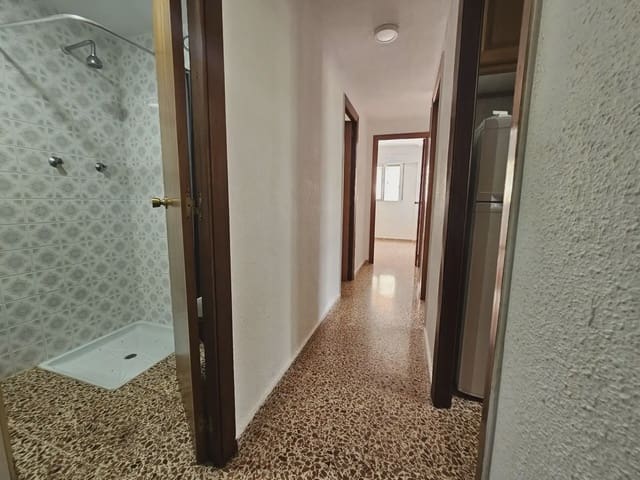 Piso de 3 habitaciones en Gandia en venta - 234.900 € (Ref: 9953292)