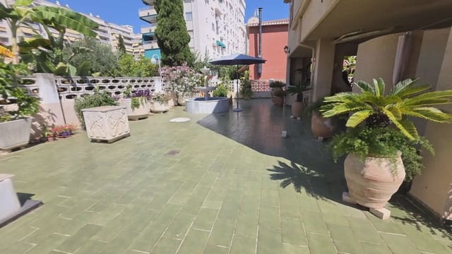 4 quarto Moradia para venda em Gandia com garagem - 749 900 € (Ref: 9961816)