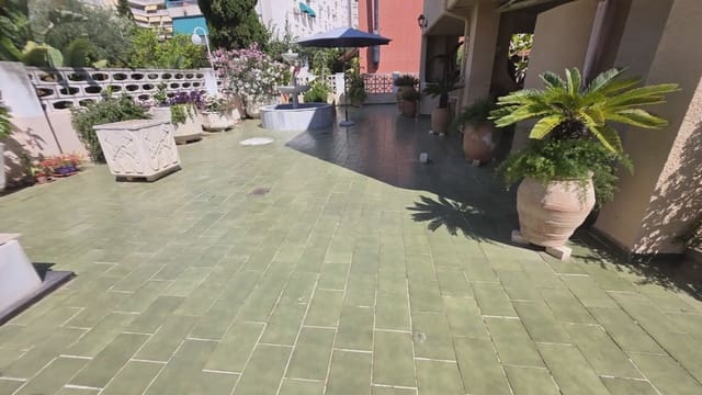 4 quarto Moradia para venda em Gandia com garagem - 749 900 € (Ref: 9961816)