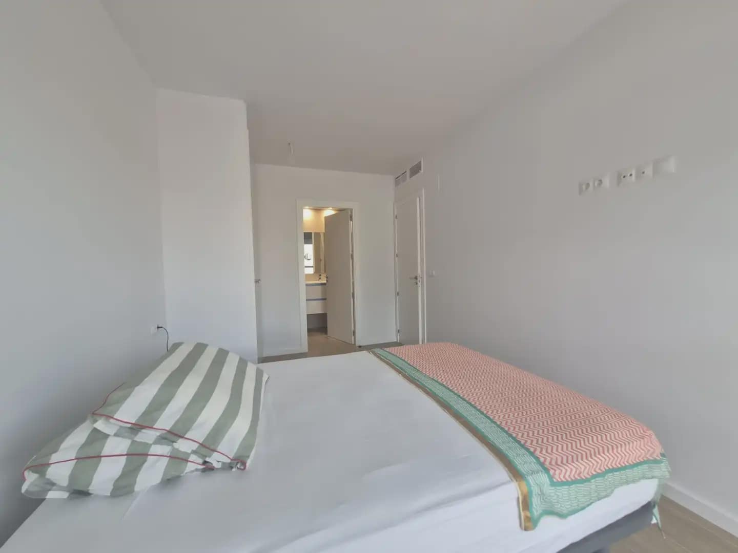 2 bedroom Flat for sale in Denia with pool - € 383,000 (Ref: 9977820)