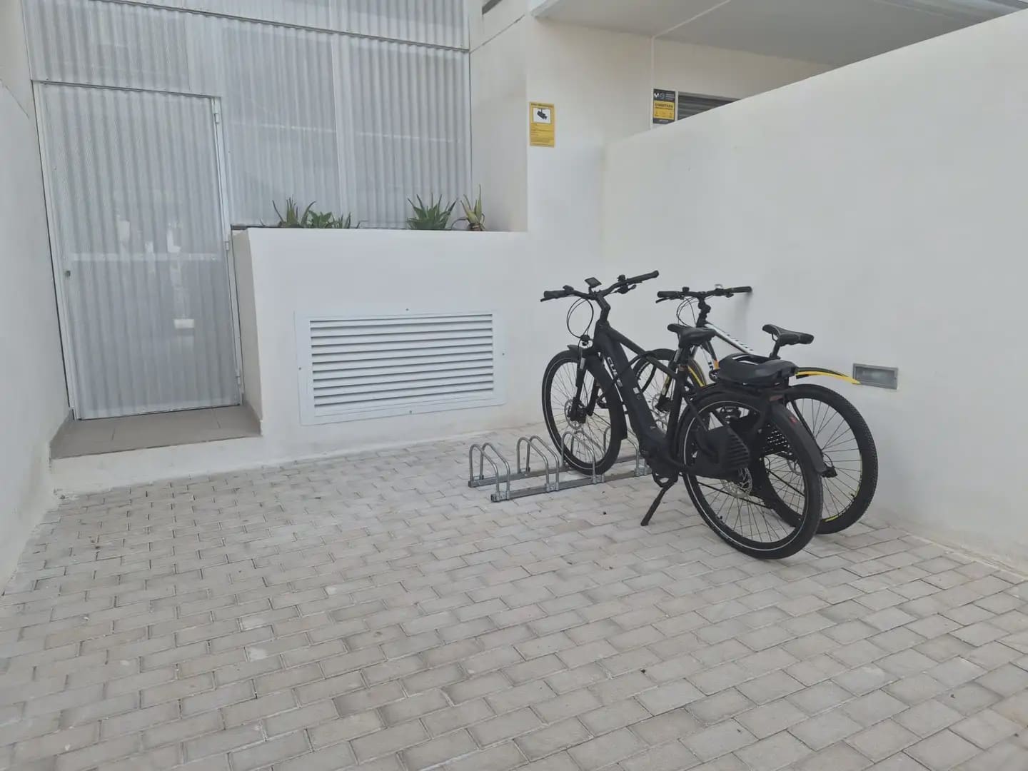 2 bedroom Flat for sale in Denia with pool - € 383,000 (Ref: 9977820)
