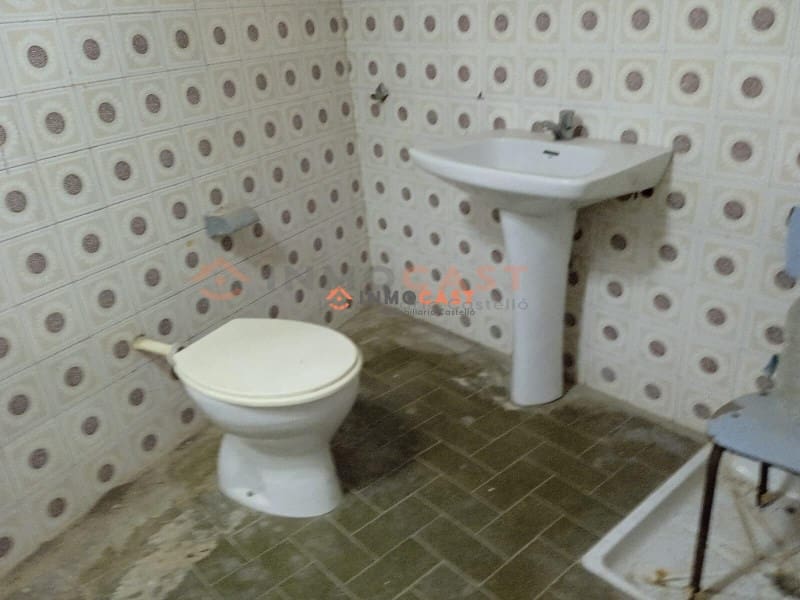 Kaupallinen myytävänä paikassa Ontinyent - 120 000 € (Ref: 9634825)