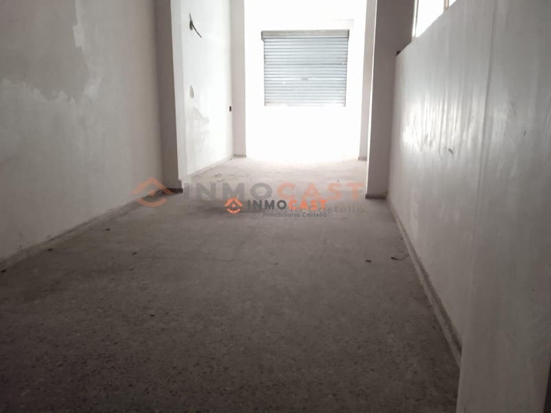 Commercial for sale in Ontinyent - € 110,000 (Ref: 9634826)