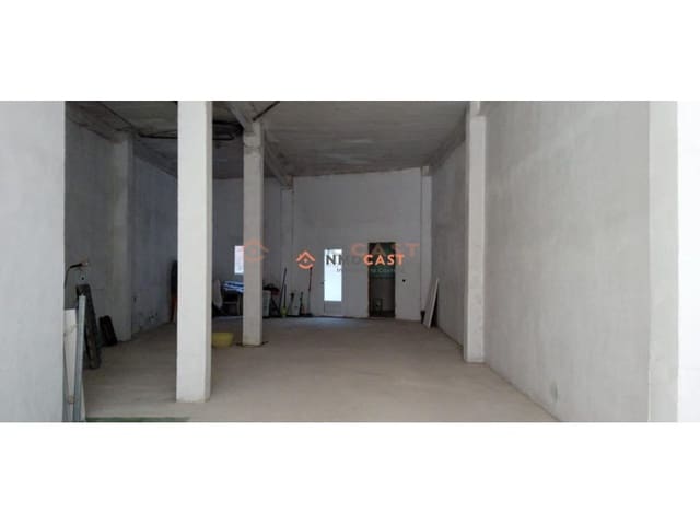 Commercieel te huur in L'Olleria - € 600 (Ref: 9634829)