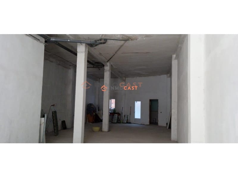 Commercieel te huur in L'Olleria - € 600 (Ref: 9634829)