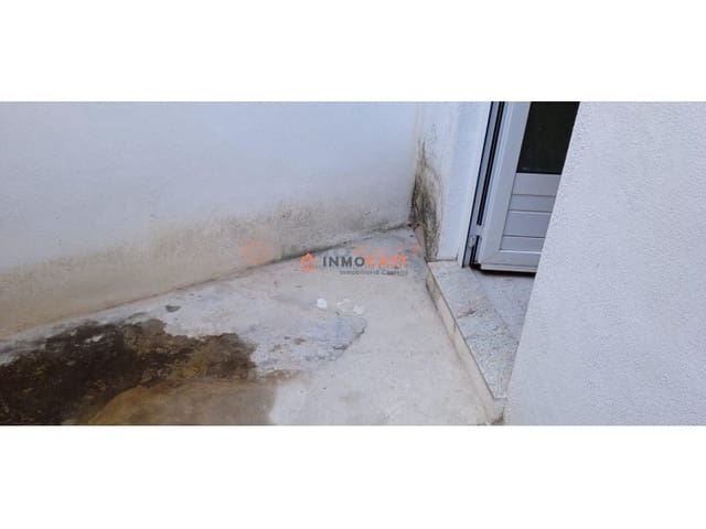 Commercieel te huur in L'Olleria - € 600 (Ref: 9634829)