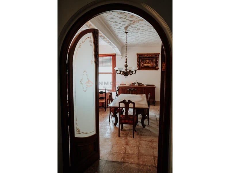 10 bedroom Villa for sale in Canals with pool - € 460,000 (Ref: 9634846)