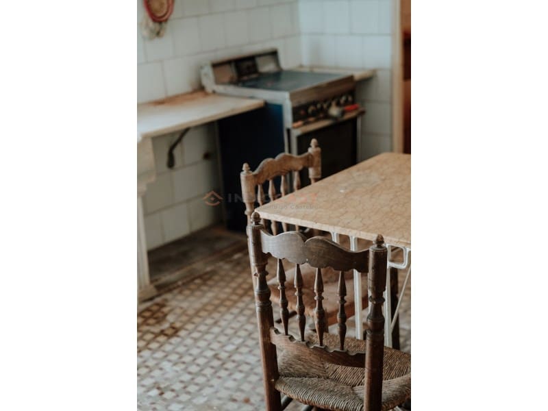 10 bedroom Villa for sale in Canals with pool - € 460,000 (Ref: 9634846)