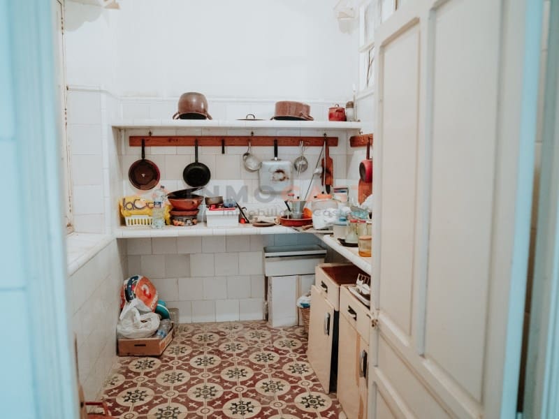 10 bedroom Villa for sale in Canals with pool - € 460,000 (Ref: 9634846)