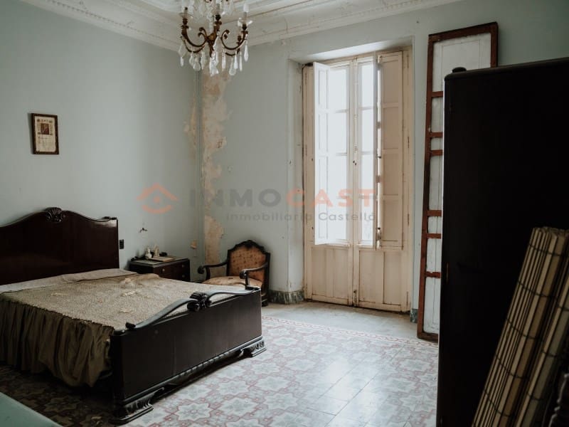 10 bedroom Villa for sale in Canals with pool - € 460,000 (Ref: 9634846)