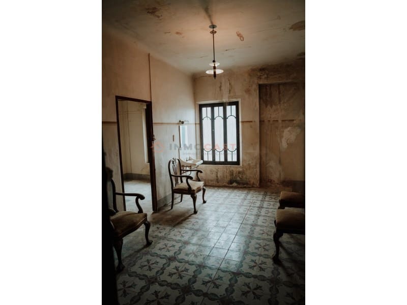 10 bedroom Villa for sale in Canals with pool - € 460,000 (Ref: 9634846)