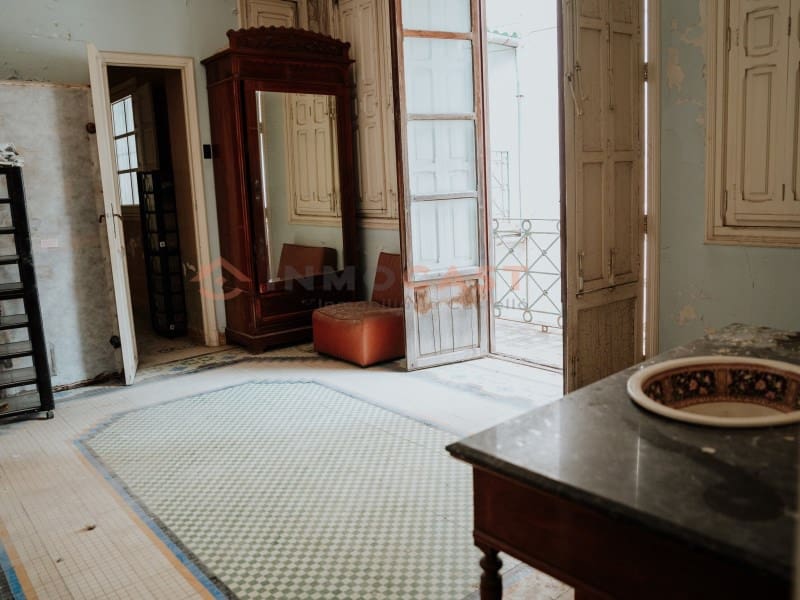 10 bedroom Villa for sale in Canals with pool - € 460,000 (Ref: 9634846)