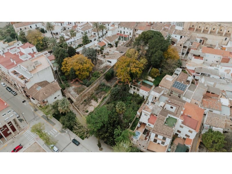 10 bedroom Villa for sale in Canals with pool - € 460,000 (Ref: 9634846)