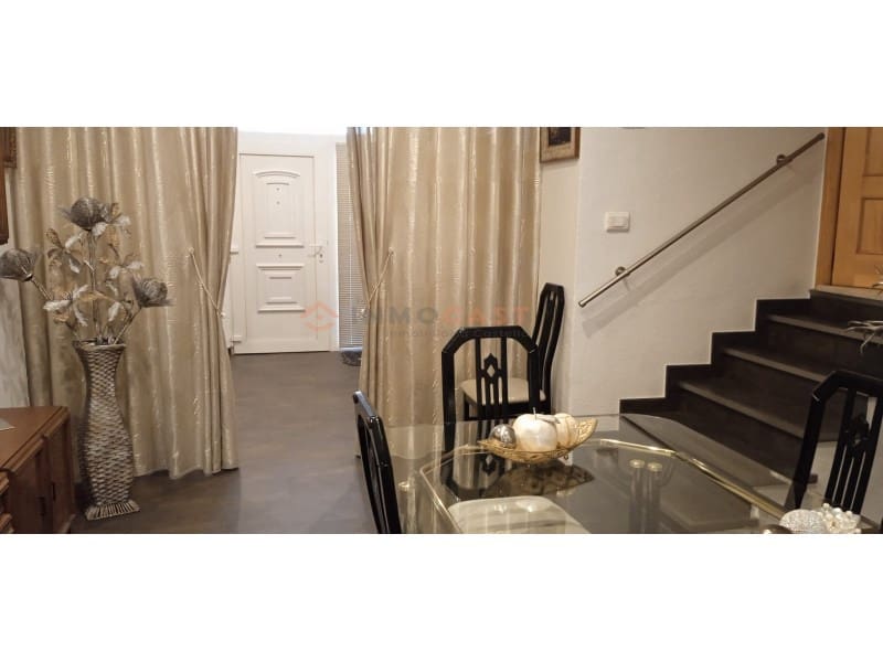 5 quarto Casa em Banda para venda em Aielo de Malferit - 175 000 € (Ref: 9634851)