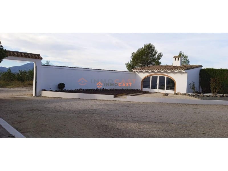 4 makuuhuone Huvila myytävänä paikassa Llutxent mukana uima-altaan 
autotalli - 205 000 € (Ref: 9634864)