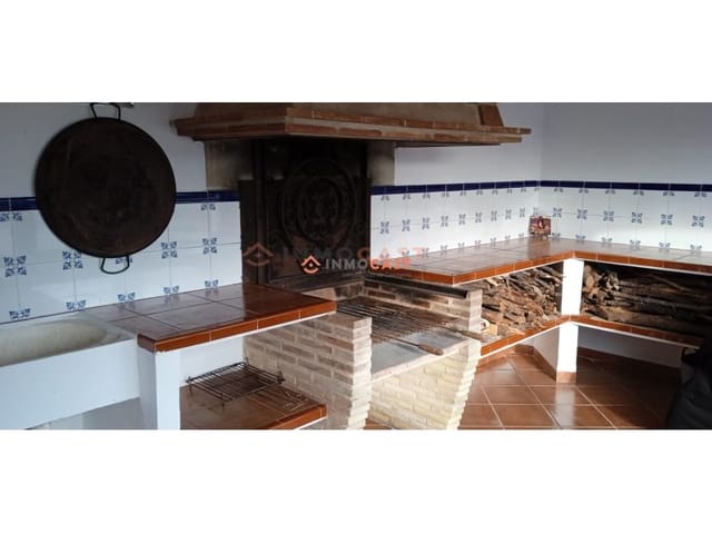 4 quarto Moradia para venda em Llutxent com piscina garagem - 205 000 € (Ref: 9634864)