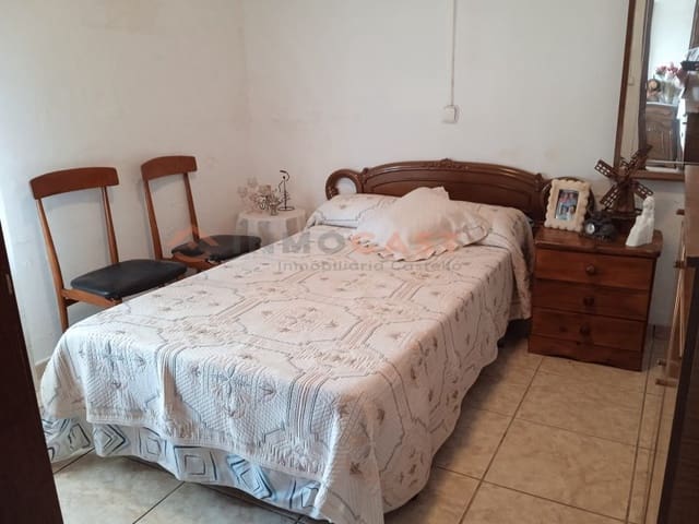 6 slaapkamer Villa te koop in Benigánim met zwembad garage - € 300.000 (Ref: 9634866)