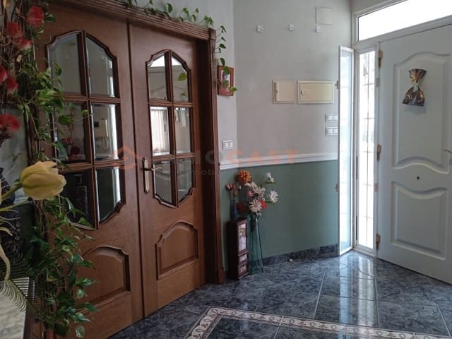 6 slaapkamer Villa te koop in Benigánim met zwembad garage - € 300.000 (Ref: 9634866)